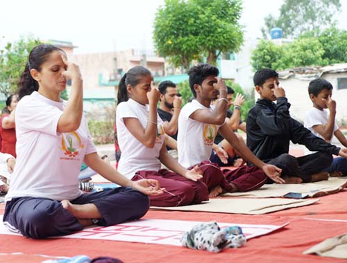 /UserFiles/images/siya/pranayama-yoga-first-demo-img-2.jpg