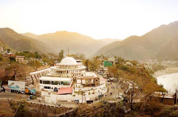 uploads/images/category/img_275_yoga-aashram-rishikesh-img-1.jpg